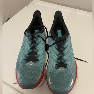 Hoka Clifton 8 men size 11.5D